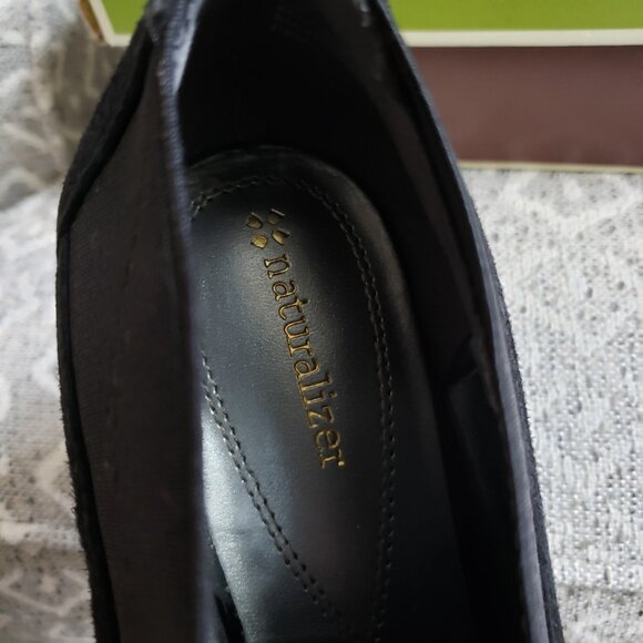 Naturalizer Blee Black Suede Bootie Heels (9.5 M/Black) - Picture 7 of 8